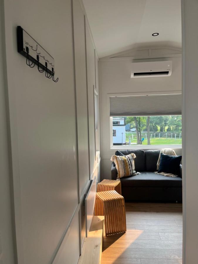 The Tiny Getaway Home 伊丽莎白镇 外观 照片