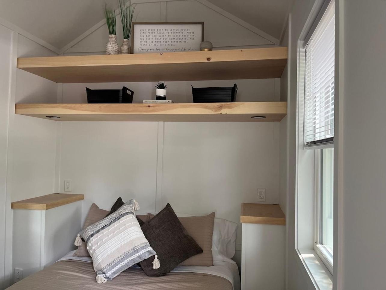 The Tiny Getaway Home 伊丽莎白镇 外观 照片