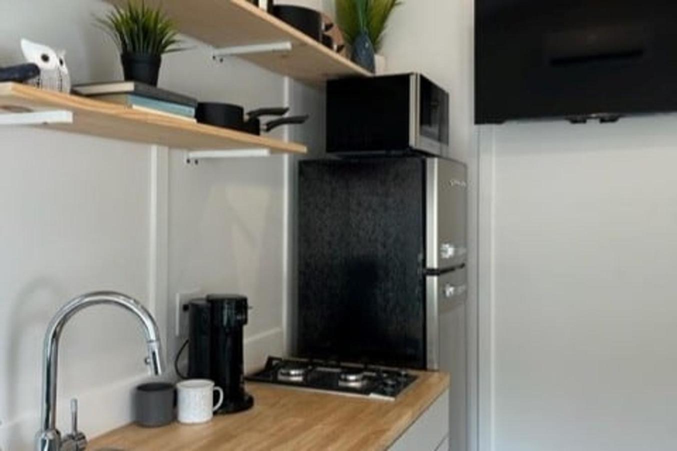 The Tiny Getaway Home 伊丽莎白镇 外观 照片