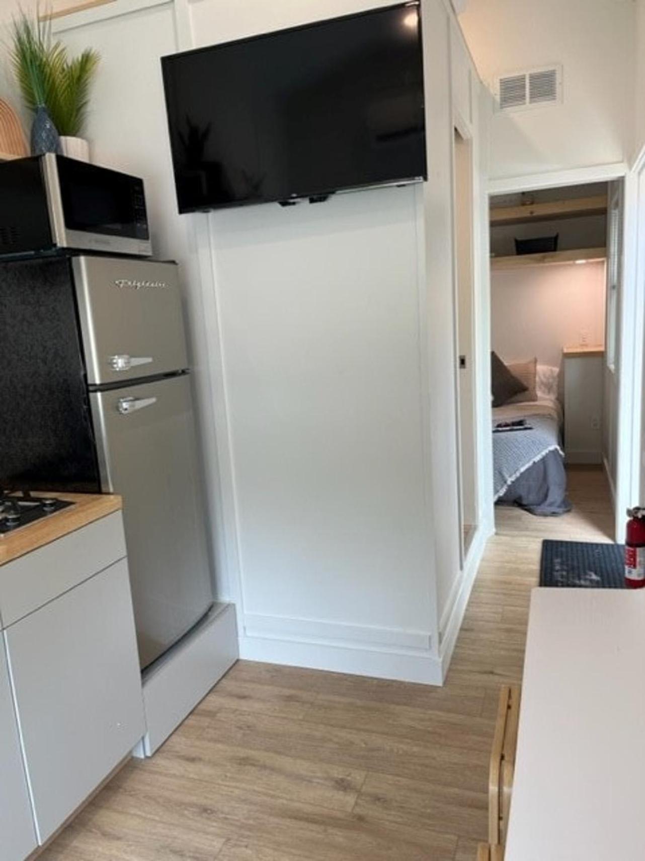 The Tiny Getaway Home 伊丽莎白镇 外观 照片